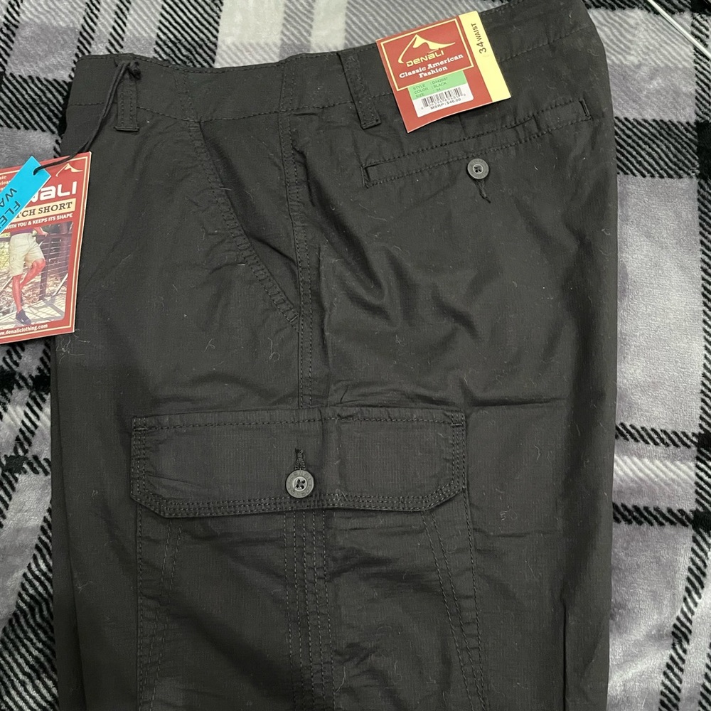 BNWT Mens Cargo Short